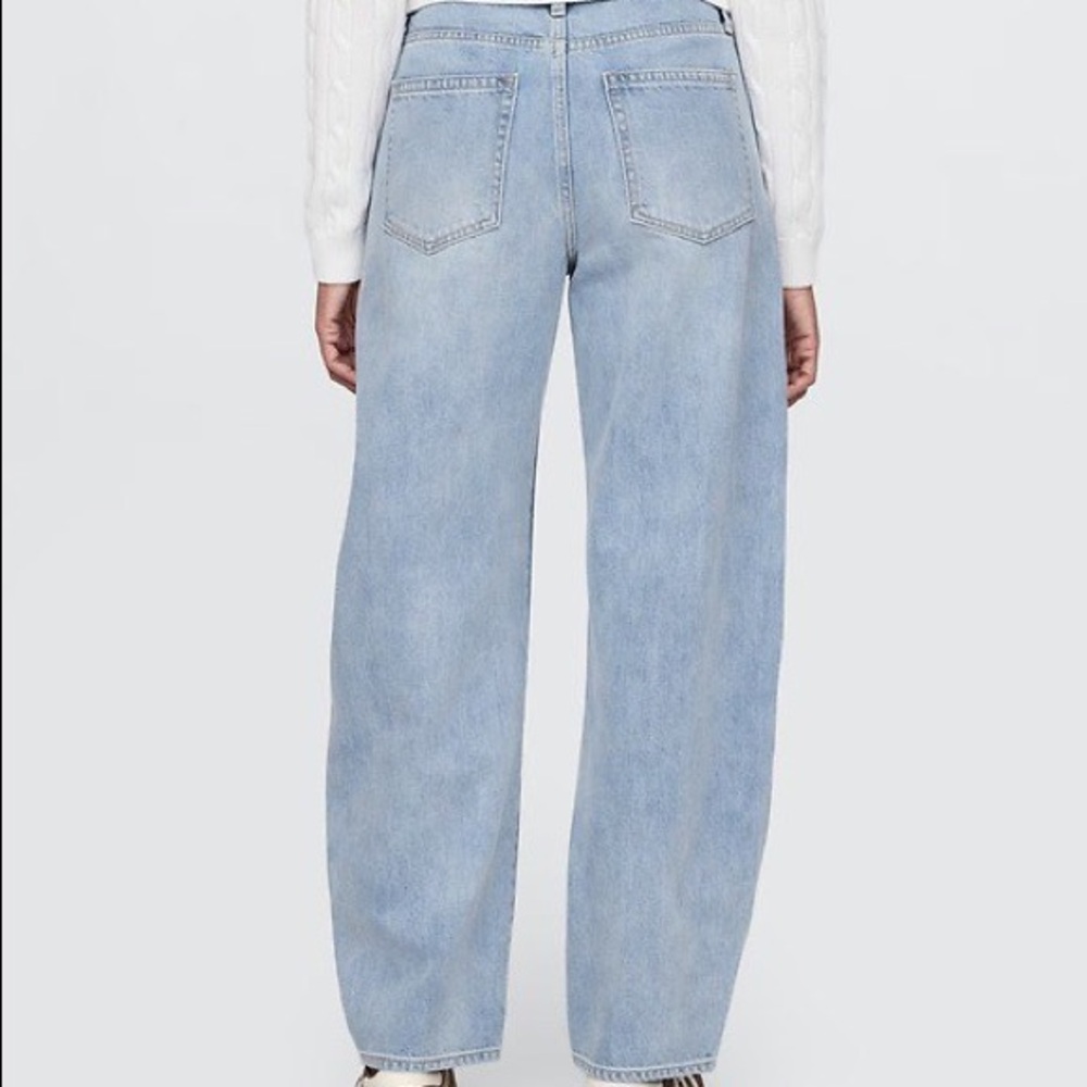 Gap High Rise Seamed Barrel Jeans Color Light Indigo